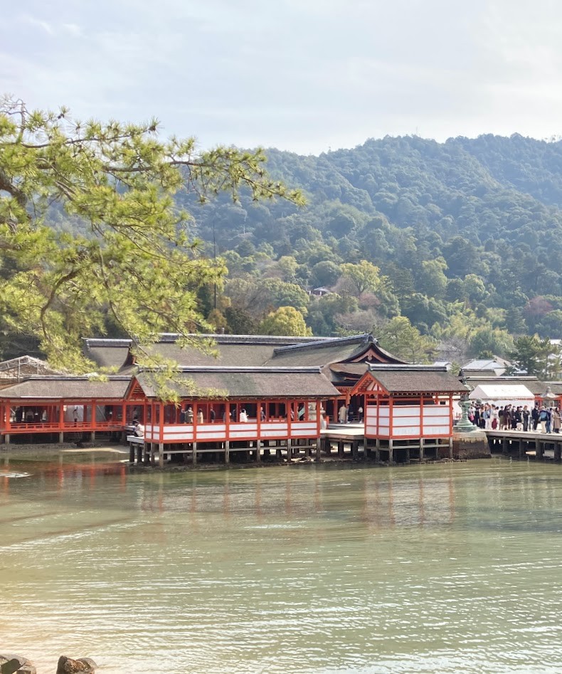 厳島神社の社殿