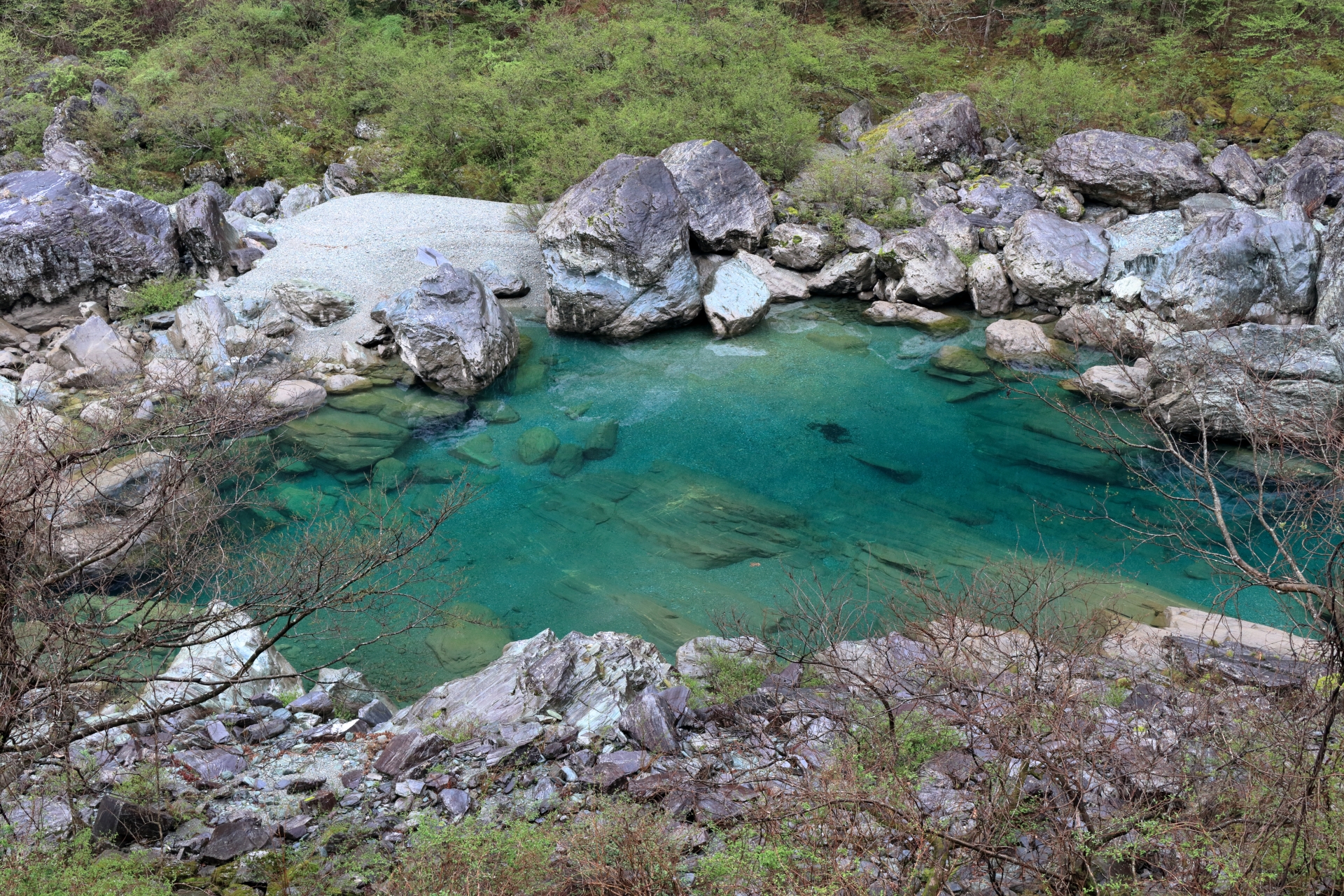 源流・上流域の山村と森林